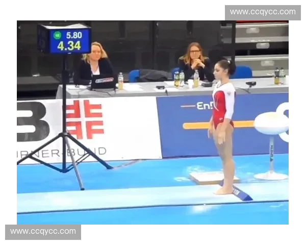 世界杯体操赛场风云激荡 展现世界顶尖运动员卓越实力与精彩表现